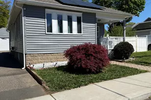 21 Matthews St, Milford, CT 06460 - Photo 2