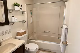 53 Farmstead Cir, Bloomfield, CT 06002 - Photo 8