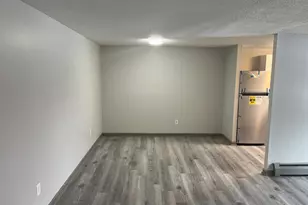 32 Cook Ave, Meriden, CT 06451 - Photo 4