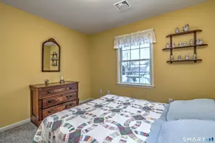 39 Fawn Meadow Dr, Naugatuck, CT 06770 - Photo 32