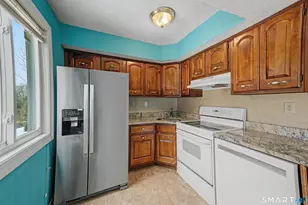 100 10 Coat Ln, Shelton, CT 06484 - Photo 8