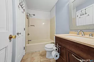 100 10 Coat Ln, Shelton, CT 06484 - Photo 16