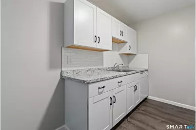 15 Woodsedge Drive #APT 5C, Newington, CT 06111 - Photo 8