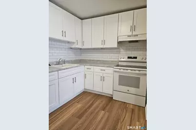 131 Milford St Extension #B10, Plainville, CT 06062 - Photo 2