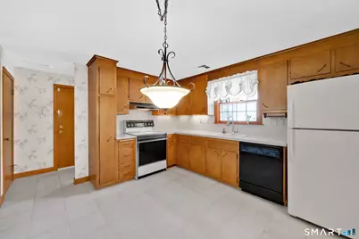 16 Ivory Road, Bloomfield, CT 06002 - Photo 2