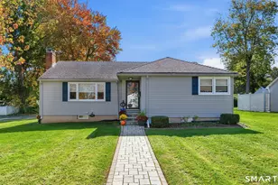 137 Dale Rd, Wethersfield, CT 06109 - Photo 2