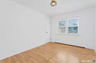 2090 Madison Ave, Bridgeport, CT 06606 - Photo 12