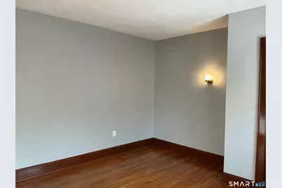 10 Erin Street #2nd Floor, Middletown, CT 06457 - Photo 8