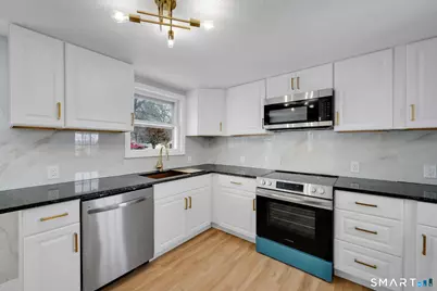 52 Vineyard Road, North Haven, CT 06473 - Photo 2