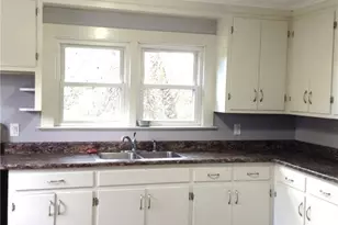 319 Chesterfield Rd, East Lyme, CT 06333 - Photo 2