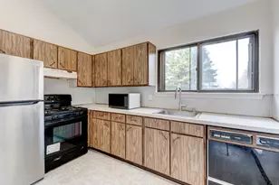 285 Queen St, Southington, CT 06489 - Photo 4