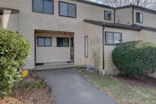 285 Queen St, Southington, CT 06489 - Photo 2