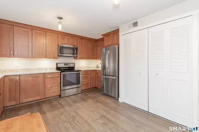 50 Hollister Way South #50, Glastonbury, CT 06033 - Photo 6