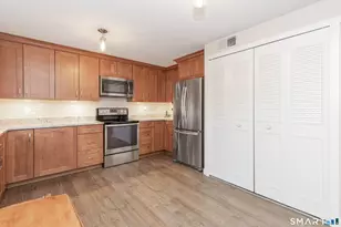 50 Hollister Way S, Glastonbury, CT 06033 - Photo 6
