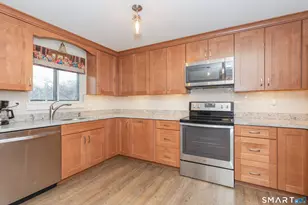 50 Hollister Way S, Glastonbury, CT 06033 - Photo 6