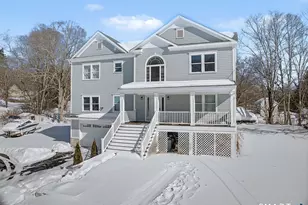 4 Sunnyview Terrace, Newtown, CT 06482 - Photo 2