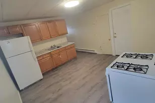 20 Lounsbury Ave, Waterbury, CT 06706 - Photo 4