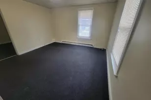 20 Lounsbury Ave, Waterbury, CT 06706 - Photo 2