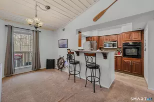 85 Crown Knoll Ct, Groton, CT 06340 - Photo 10