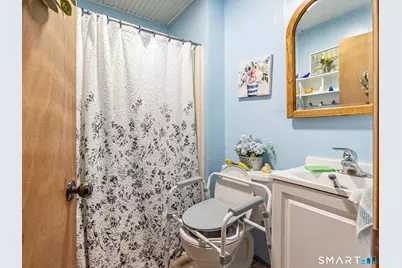 31 Vega Street, New Britain, CT 06051 - Photo 8