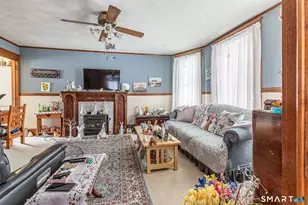 31 Vega St, New Britain, CT 06051 - Photo 6