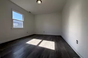 30 Dora St, Stamford, CT 06902 - Photo 12