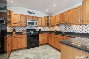 11 Poplar Dr, Seymour, CT 06483 - Photo 8