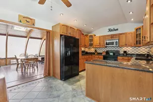 11 Poplar Dr, Seymour, CT 06483 - Photo 6