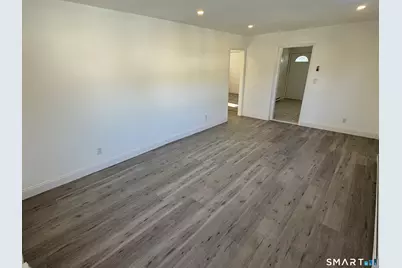 1 Reynolds Avenue #Upstairs, Stamford, CT 06905 - Photo 6