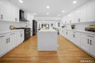 90 Lu Manor Dr, Fairfield, CT 06825 - Photo 2