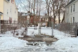 202 Hewitt St, Bridgeport, CT 06607 - Photo 1