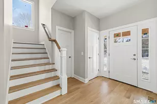 42 Holcomb St, Simsbury, CT 06070 - Photo 4