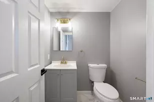 23 Charter Oak Pl, Hartford, CT 06106 - Photo 10