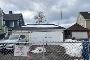 274 Park St, Bridgeport, CT 06608 - Photo 4