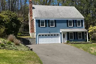 42 10 Coat Ln, Shelton, CT 06484 - Photo 2