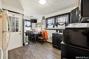 962 Corbin Ave, New Britain, CT 06052 - Photo 4