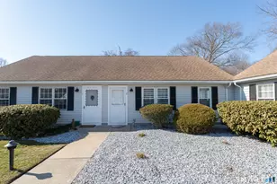 2 Plymouth Ct, Clinton, CT 06413 - Photo 1