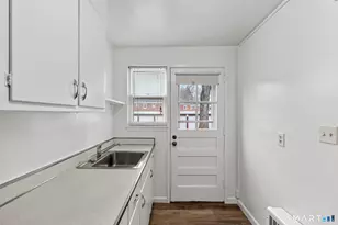 52 Arnold Way, West Hartford, CT 06119 - Photo 12