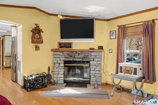 112 Victorian Dr, Norwich, CT 06360 - Photo 4