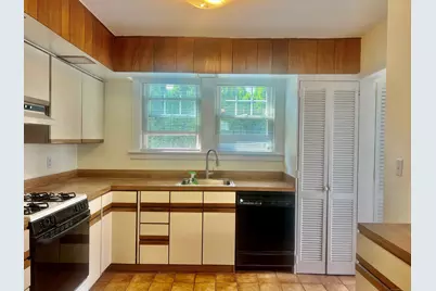 80 Josephine Evaristo Avenue #1st Fl & Basement, Greenwich, CT 06830 - Photo 6