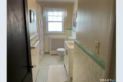 405 Mohegan Avenue Parkway, Waterford, CT 06375 - Photo 12