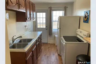 405 Mohegan Avenue Parkway, Waterford, CT 06375 - Photo 2