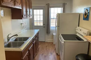 405 Mohegan Ave Pkwy, Waterford, CT 06375 - Photo 2