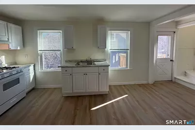 30 Jefferson Avenue, New London, CT 06320 - Photo 2