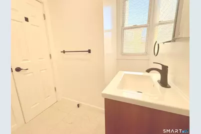 11 Starr Avenue #1st Fl, Danbury, CT 06810 - Photo 10