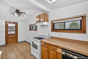 12 Pine St, Waterford, CT 06385 - Photo 16