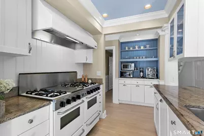 126 Lalley Boulevard, Fairfield, CT 06824 - Photo 12