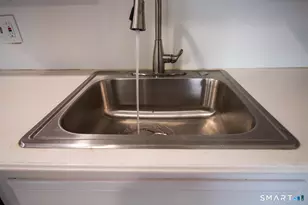 73 Lounsbury St, Waterbury, CT 06706 - Photo 6