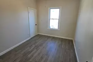 236 Brooks St, Bridgeport, CT 06608 - Photo 10