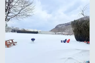 27 Manila Avenue, Woodbridge, CT 06525 - Photo 12